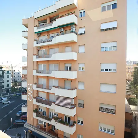 Unique Bologna 4* רומא